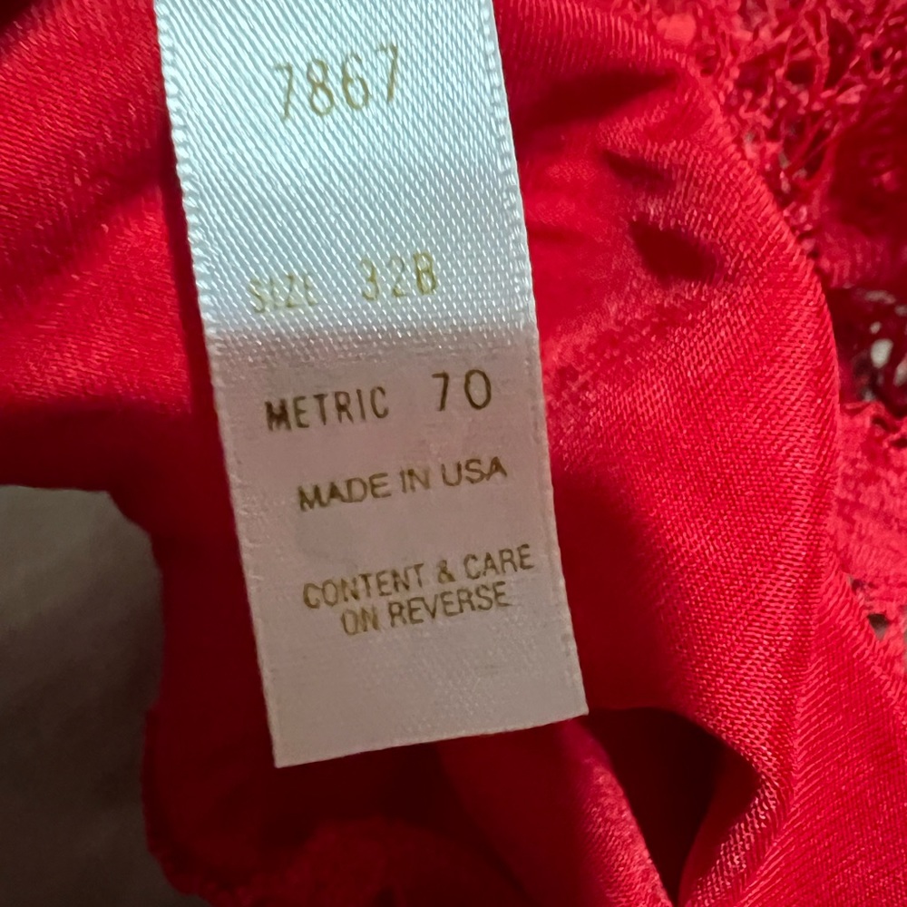 32B Vs Victoria’s Secret Vintage red floral lace teddy thong bodysuit lingerie - Picture 6 of 10